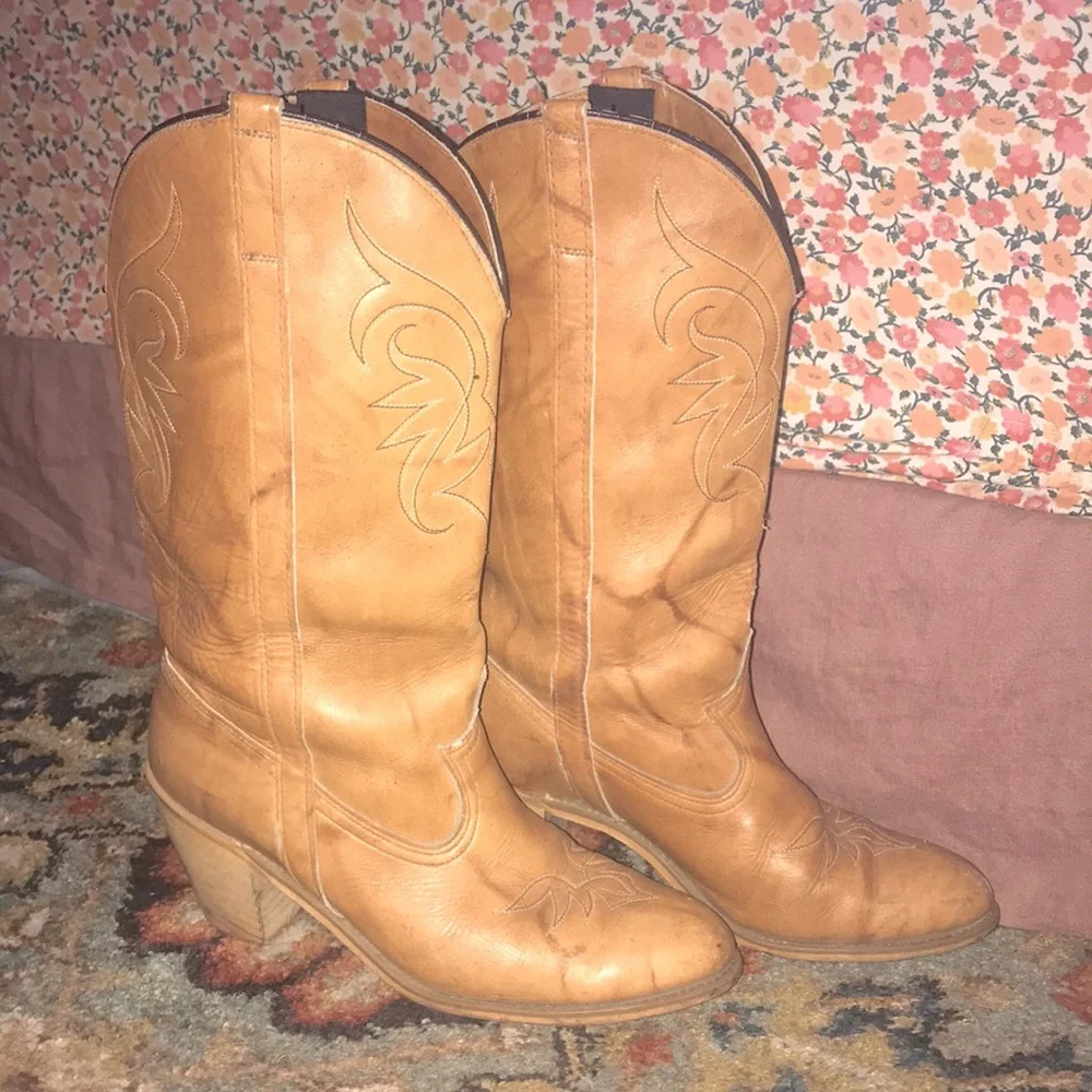 Vintage Dingo Heeled Boots - Picture 1 of 13